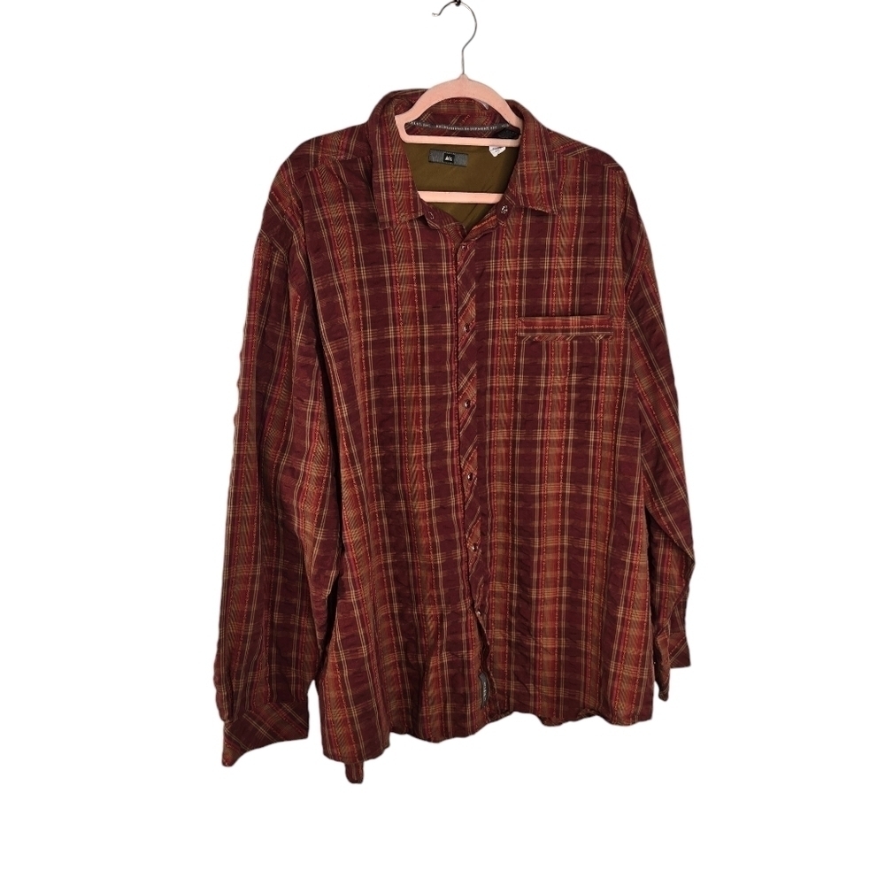 Rei plaid textured seersucker snap closure long sleeve shirt